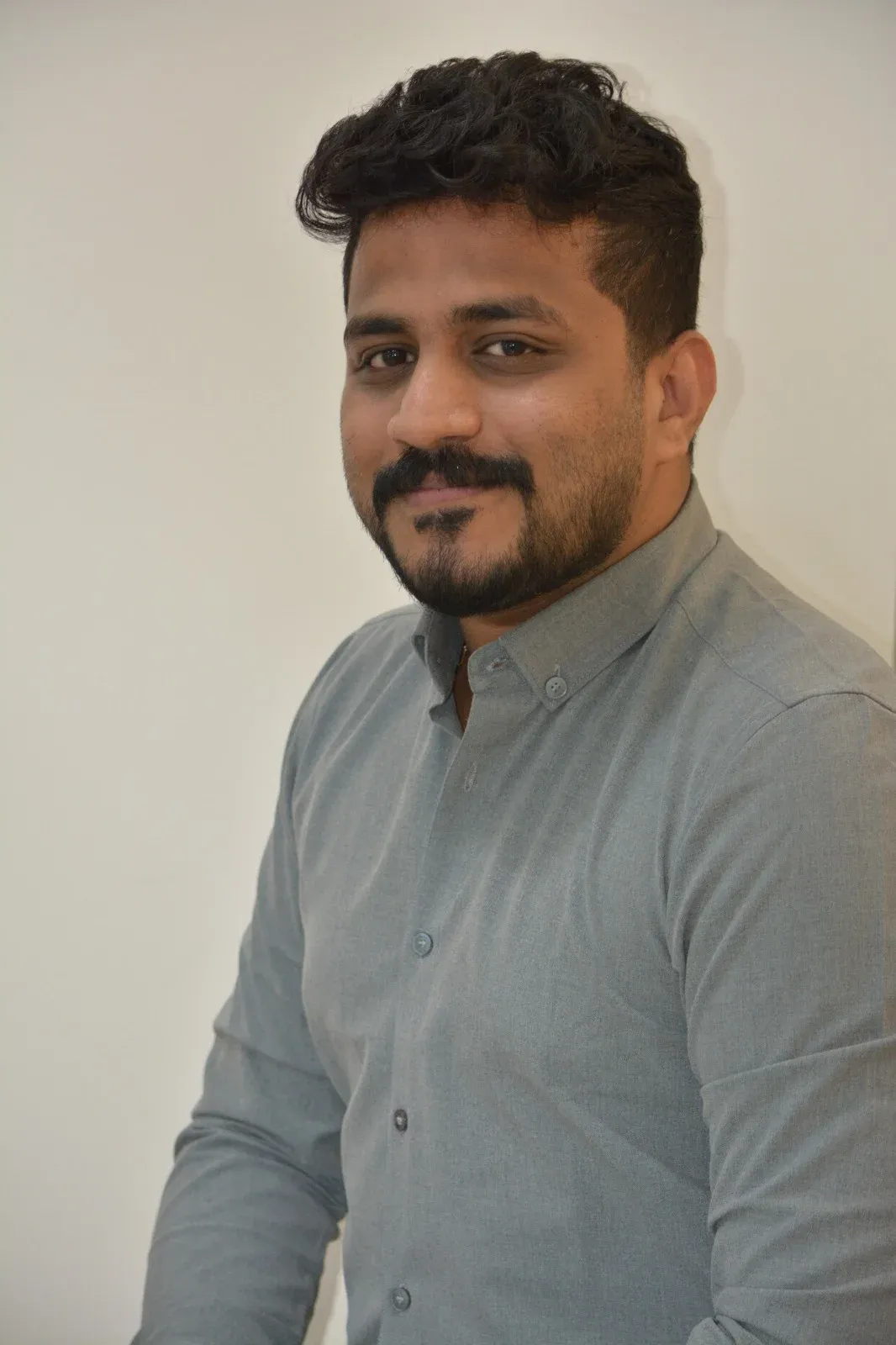 Dr. Emil Francis - BDS, MDS Orthodontics Specialist